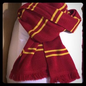 Harry Potter Gryffindor scarf